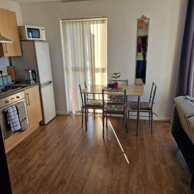 Two Bed In Sportscity Манчестер Екстер'єр фото